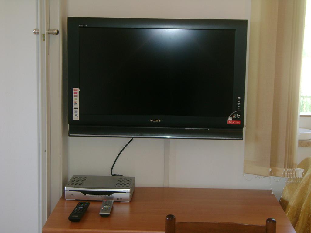 Apartment For Holidays In Pula Room photo