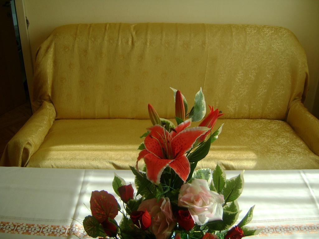 Apartment For Holidays In Pula Room photo