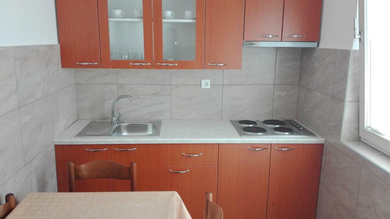Apartment For Holidays In Pula Exterior photo